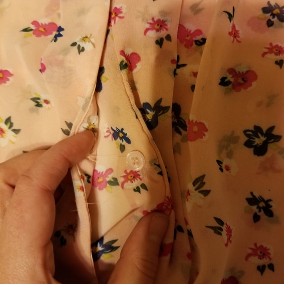 ๐ ๐ KENAR Peach and floral button down - Picture 8 of 8